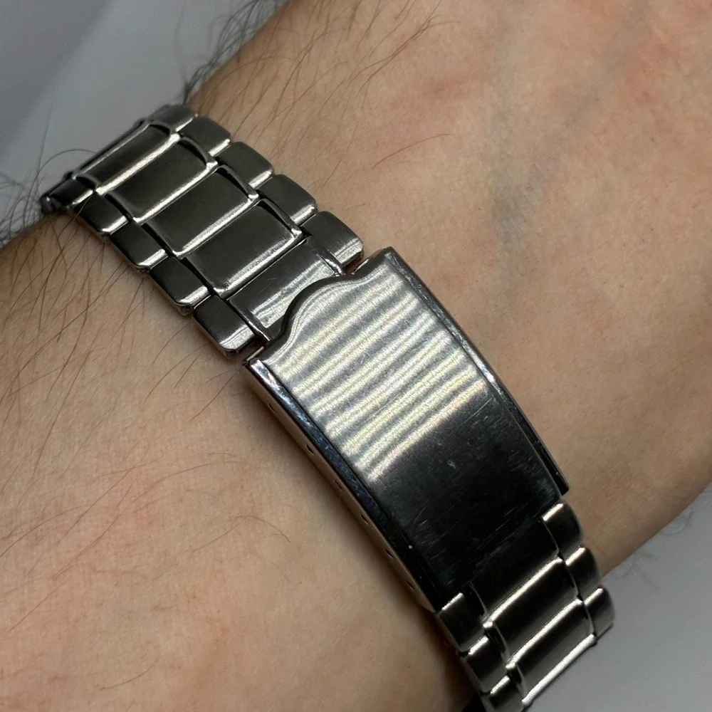 VTG Seiko Type II 4623-8010 Quartz Men Watch Silver Tone Pinstripe Dial Day Date